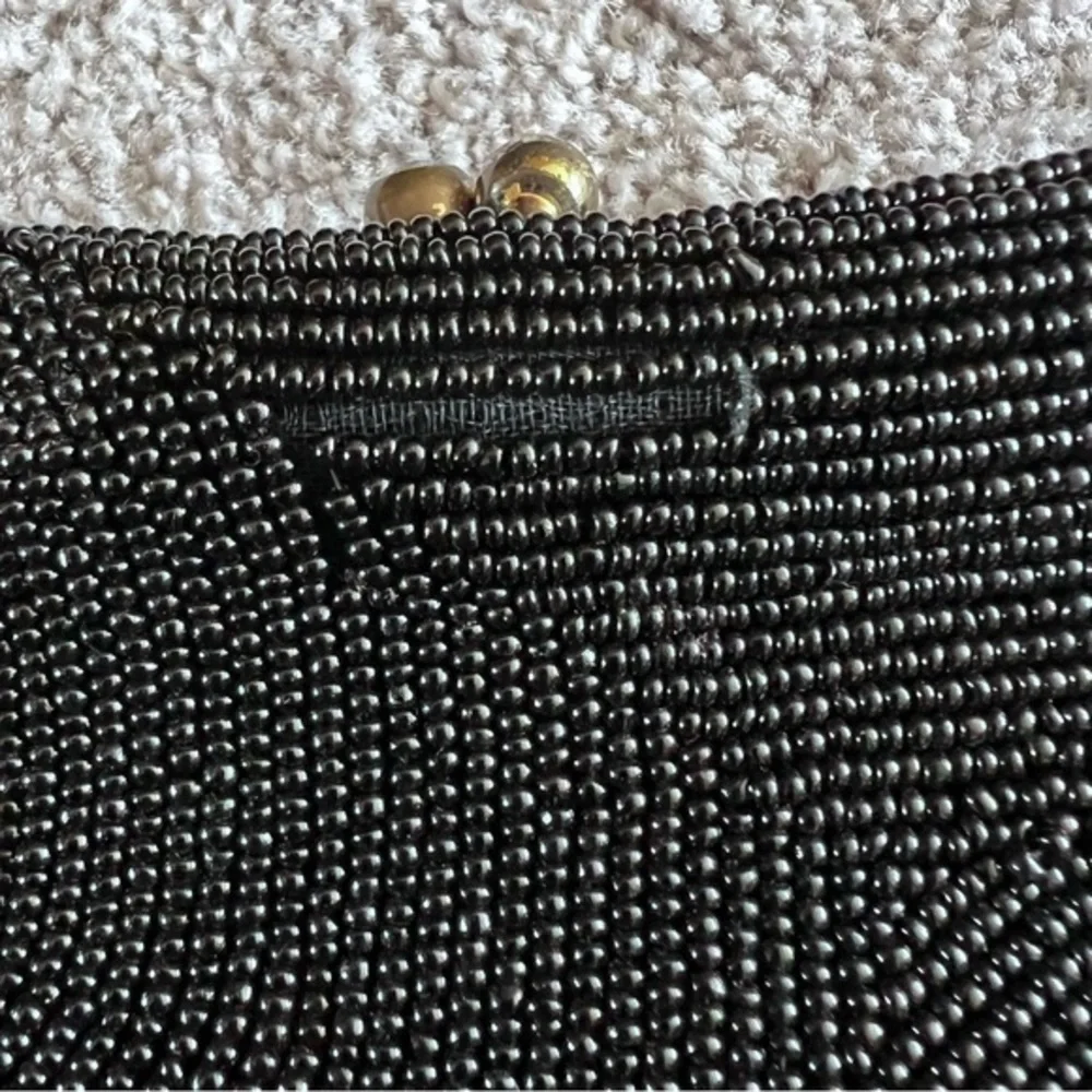 💚Vintage Mantessa hand beaded small clutch